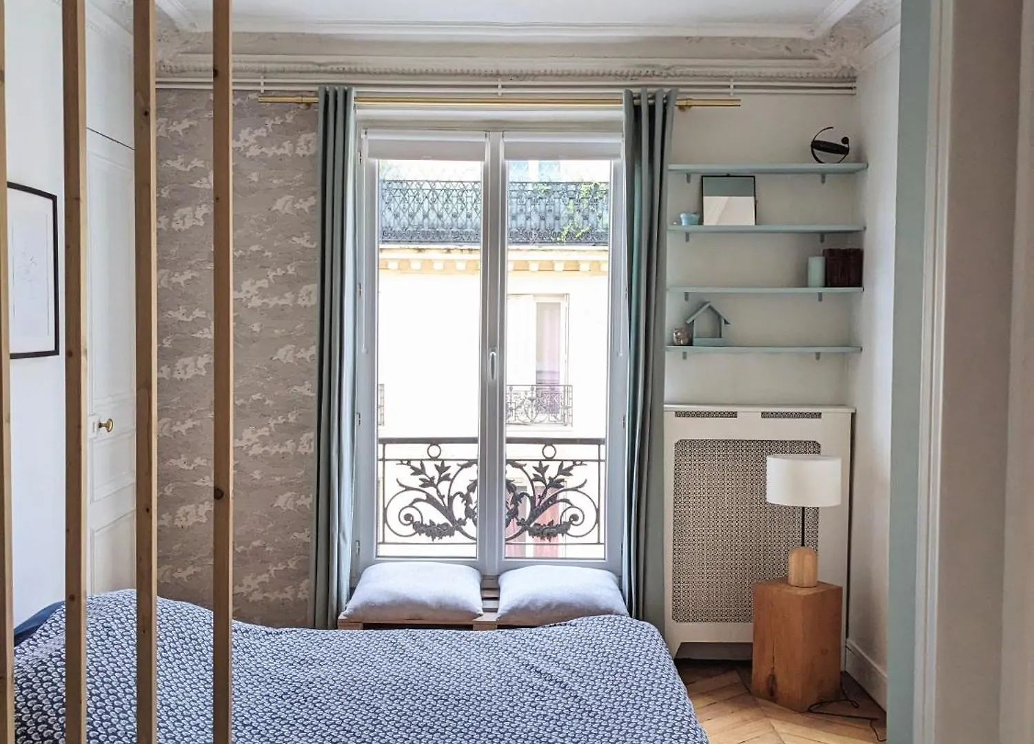 Typiquement Parisien Proche De Gare Du Nord Apartment Paris